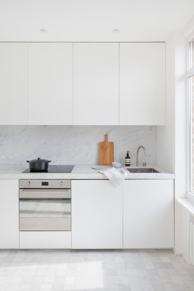 kitchen inspration, white kitchen, simple, minimal, ilovebeautiful things